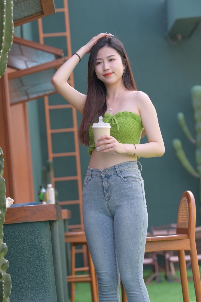 际妈妈戴眼罩误认爸爸long88龙8国(图1)